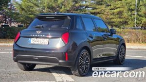 Mini Cooper 5Door Favoured 2025 года из Южной Кореи