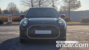 Mini Cooper 5Door Favoured 2025 года из Южной Кореи