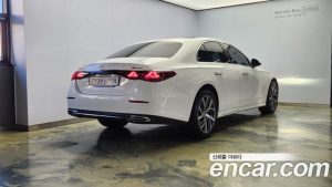 Mercedes-Benz E-Class E220d 4MATIC Exclusive 2024 года из Южной Кореи