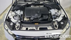 Mercedes-Benz E-Class E220d 4MATIC Exclusive 2024 года из Южной Кореи