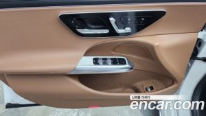 Mercedes-Benz E-Class E220d 4MATIC Exclusive 2024 года из Южной Кореи