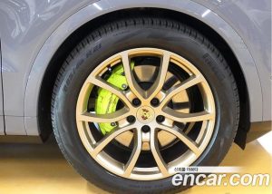 Porsche Cayenne 3.0 Coupe 2024 года из Южной Кореи