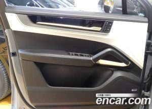 Porsche Cayenne 3.0 Coupe 2024 года из Южной Кореи
