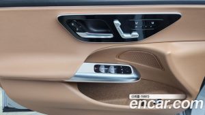 Mercedes-Benz E-Class E220d 4MATIC Exclusive 2024 года из Южной Кореи