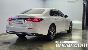 Mercedes-Benz E-Class E220d 4MATIC Exclusive 2024 года из Южной Кореи
