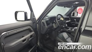 Land Rover Defender 110 P300 X- SE 2025 года из Южной Кореи