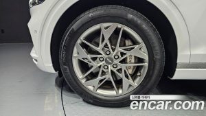 Genesis GV70 2.5T Бензин 2WD 2024 года из Южной Кореи