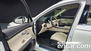 Genesis GV70 2.5T Бензин 2WD 2024 года из Южной Кореи