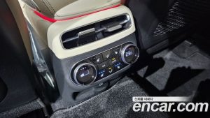 Genesis GV70 2.5T Бензин 2WD 2024 года из Южной Кореи