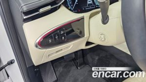 Genesis GV70 2.5T Бензин 2WD 2024 года из Южной Кореи