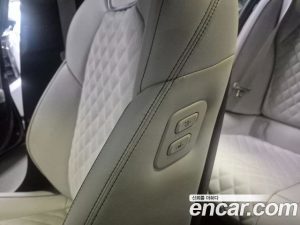 Genesis G70 Бензин 2.5T 2WD 2024 года из Южной Кореи