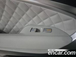 Genesis G70 Бензин 2.5T 2WD 2024 года из Южной Кореи
