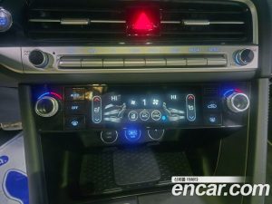 Genesis G70 Бензин 2.5T 2WD 2024 года из Южной Кореи