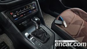 Volkswagen Tiguan 2.0 TSI Prestige 2023 года из Южной Кореи