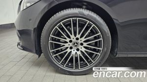 Mercedes-Benz C-Class C200 Avantgarde 2025 года из Южной Кореи