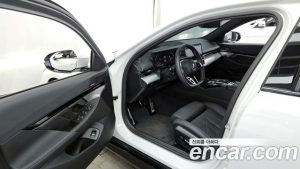 BMW 5-Series 520i M Sport 2024 года из Южной Кореи