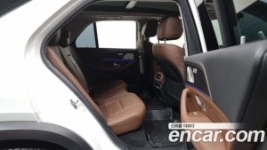 Mercedes-Benz GLE-Class GLE300d 4MATIC 2023 года из Южной Кореи
