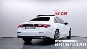 Mercedes-Benz E-Class E300 4MATIC Exclusive 2024 года из Южной Кореи