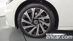 Mercedes-Benz E-Class E300 4MATIC Exclusive 2024 года из Южной Кореи