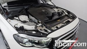 Mercedes-Benz E-Class E300 4MATIC Exclusive 2024 года из Южной Кореи