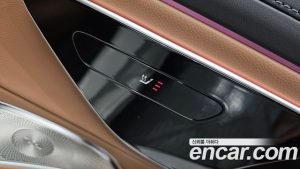 Mercedes-Benz E-Class E300 4MATIC Exclusive 2024 года из Южной Кореи