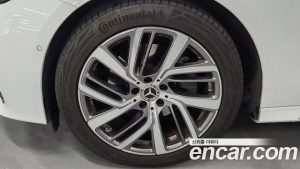 Mercedes-Benz E-Class E220d 4MATIC Exclusive 2024 года из Южной Кореи
