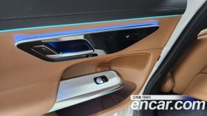 Mercedes-Benz E-Class E220d 4MATIC Exclusive 2024 года из Южной Кореи