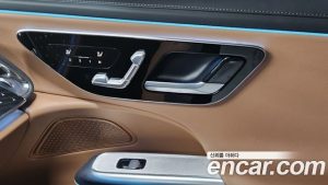 Mercedes-Benz E-Class E220d 4MATIC Exclusive 2024 года из Южной Кореи