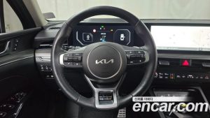 Kia K5 Signature 2024 года из Южной Кореи