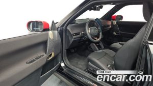 Mini Cooper JCW 2025 года из Южной Кореи