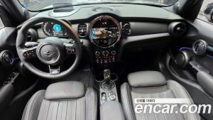 Mini Cooper 5Door Mayfield Edition 2024 года из Южной Кореи