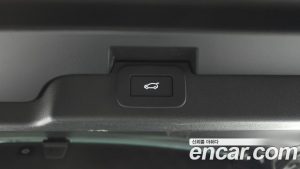 Land Rover Discovery 2.0 P300 SE 2023 года из Южной Кореи