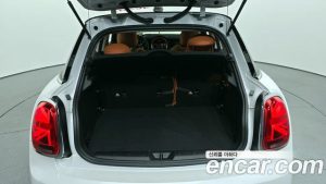 Mini Cooper 5Door CLASSIC 2024 года из Южной Кореи