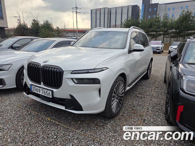 BMW X7 xDrive 40i Design Pure Excellence 7-Seater 2025 года из Кореи