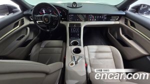 Porsche Taycan 4S CROSS TURISMO 2024 года из Южной Кореи