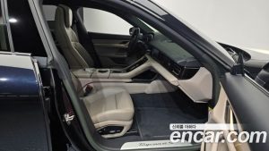 Porsche Taycan 4S CROSS TURISMO 2024 года из Южной Кореи