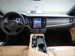 Volvo S90 B5 Ultra Bright 2025 года из Южной Кореи