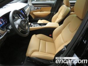 Volvo S90 B5 Ultra Bright 2025 года из Южной Кореи