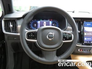 Volvo S90 B5 Ultra Bright 2025 года из Южной Кореи