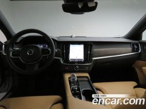 Volvo S90 B5 ULTIMATE Bright 2024 года из Южной Кореи