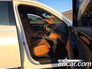 Genesis GV80 2.5T Бензин 2WD 2024 года из Южной Кореи