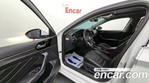 Volkswagen Jetta 1.5 TSI Premium 2023 года из Южной Кореи