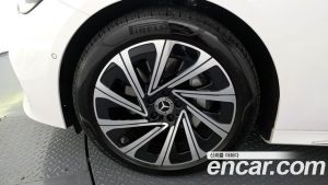 Mercedes-Benz E-Class E300 4MATIC Exclusive 2024 года из Южной Кореи