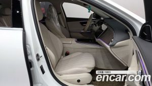 Mercedes-Benz E-Class E300 4MATIC Exclusive 2024 года из Южной Кореи