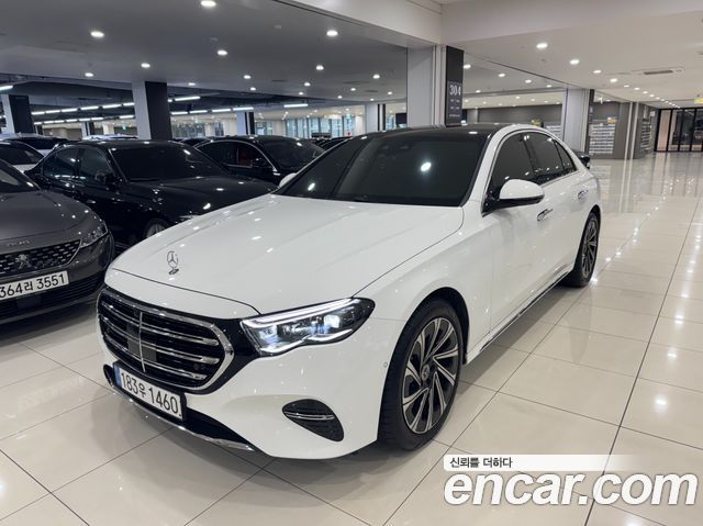 Mercedes-Benz E-Class E300 4MATIC Exclusive 2024 года из Кореи