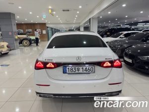 Mercedes-Benz E-Class E300 4MATIC Exclusive 2024 года из Южной Кореи