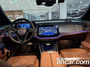 Mercedes-Benz E-Class E300 4MATIC Exclusive 2024 года из Южной Кореи