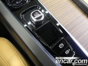 Volvo XC60 B5 Inscription 2023 года из Южной Кореи