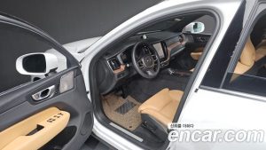 Volvo XC60 B6 Ultra Bright 2024 года из Южной Кореи