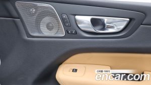 Volvo XC60 B6 Ultra Bright 2024 года из Южной Кореи